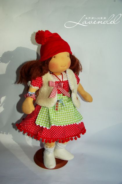 Handcrafted waldorf doll: an OOAK Waldorf inspired doll by Atelier Lavendel. Eco friendly. Handmade in Germany.