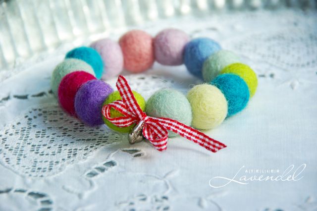 Felt ball bracelets, handmade by Atelier Lavendel.