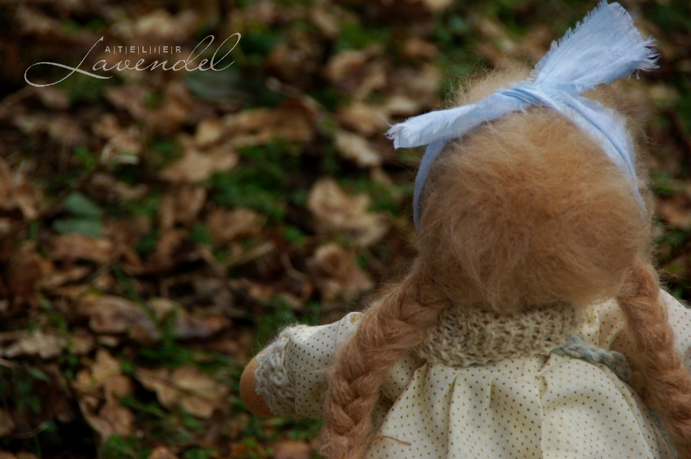 ooak natural cloth dolls: handmade by Atelier Lavendel with lots of love and attention to detail, using all natural, best quality materials. Handmade in Germany.