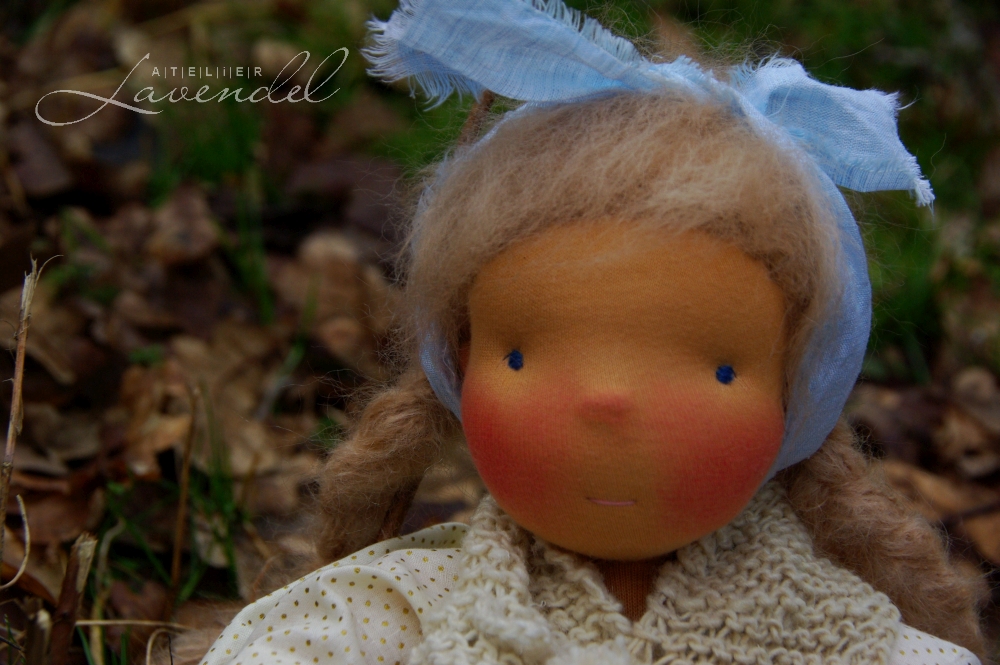 ooak natural cloth dolls: handmade by Atelier Lavendel with lots of love and attention to detail, using all natural, best quality materials. Handmade in Germany.