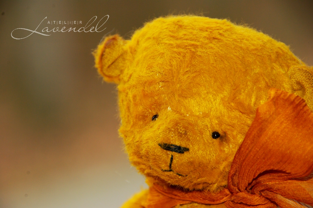 Vintage inspired art bears handmade by Atelier Lavendel are made using high quality natural materials. Handmade in Germany.