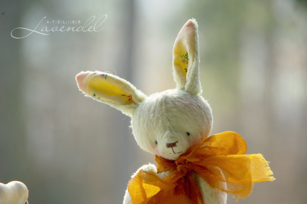 Handmade artist bunny by Atelier Lanendel is lovingly hand crafted using all natural, high quality materials. Handmade in Germany.
