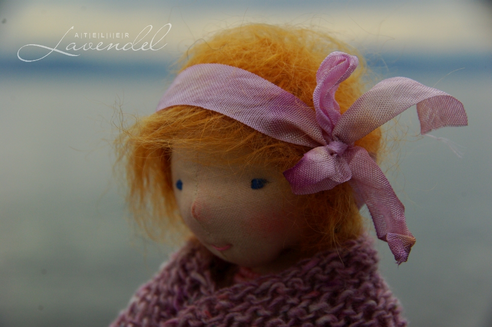 ooak cloth doll eco friendly: meet Leonie, handmade by Atelier Lavendel with lots of love and care using all natural organic materials. Waldorf Inspired. Handmade in Germany.