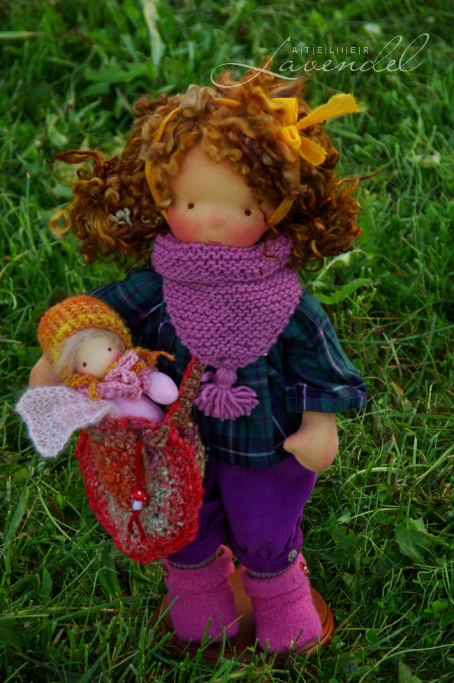 handmade ooak Waldorf dolls: meet Cleo, handmade by Atelier Lavendel with lots of love and care, using organic all natural materials. Handmade in Germany.