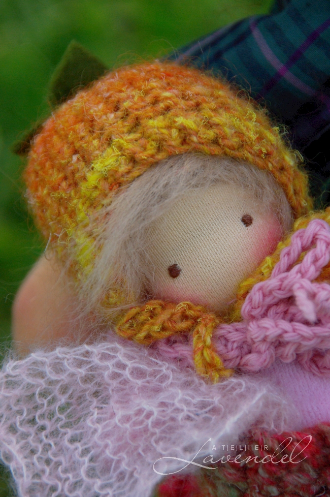 handmade ooak Waldorf dolls: meet Cleo, handmade by Atelier Lavendel with lots of love and care, using organic all natural materials. Handmade in Germany.