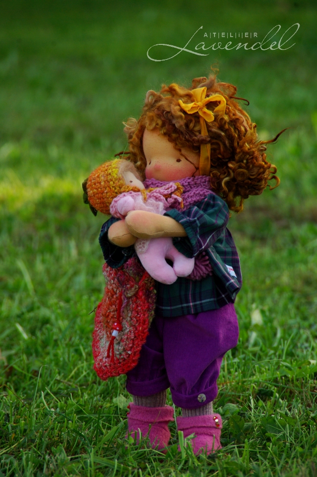 handmade ooak Waldorf dolls: meet Cleo, handmade by Atelier Lavendel with lots of love and care, using organic all natural materials. Handmade in Germany.