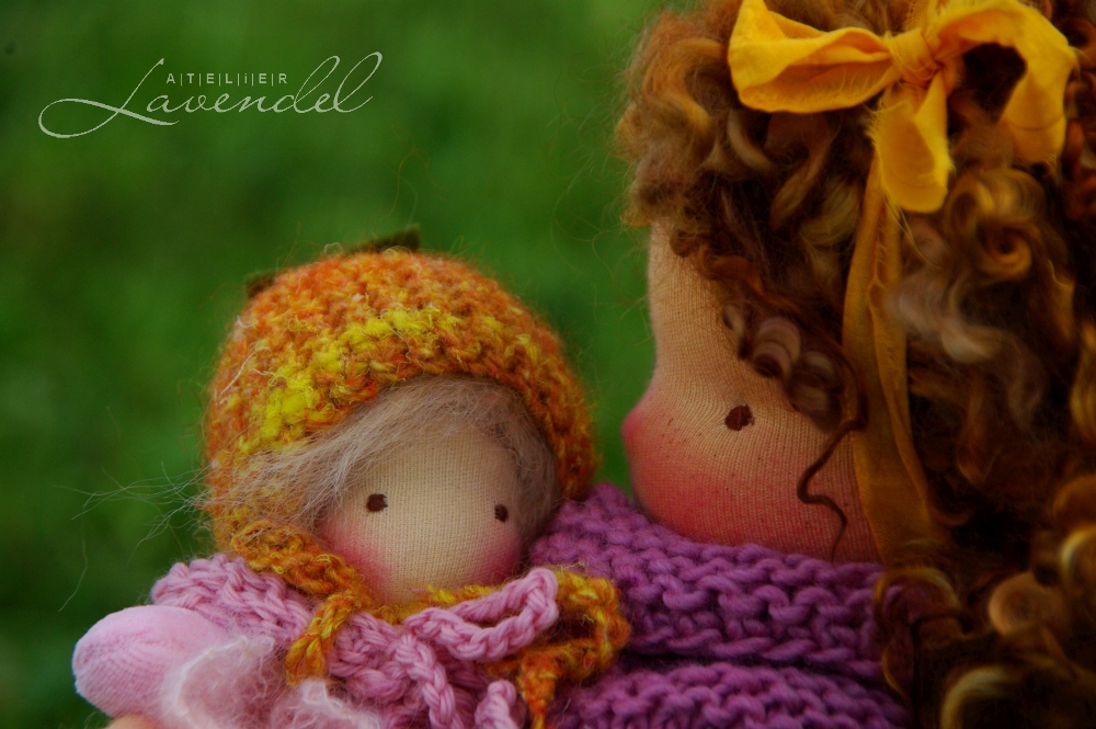 handmade ooak Waldorf dolls: meet Cleo, handmade by Atelier Lavendel with lots of love and care, using organic all natural materials. Handmade in Germany.