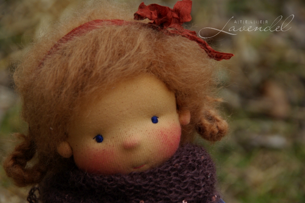 ooak natural fibres waldorf dolls: meet Heidi, all natural OOAK natural fibres doll by Atelier Lavendel. Handmade in Germany.