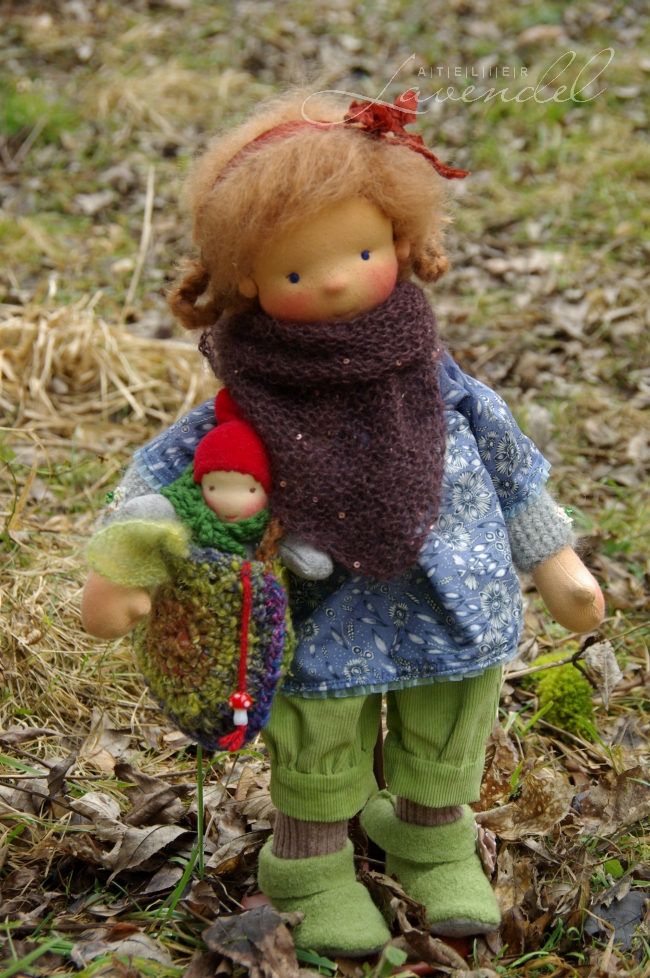 ooak natural fibres waldorf dolls: meet Heidi, all natural OOAK natural fibres doll by Atelier Lavendel. Handmade in Germany.