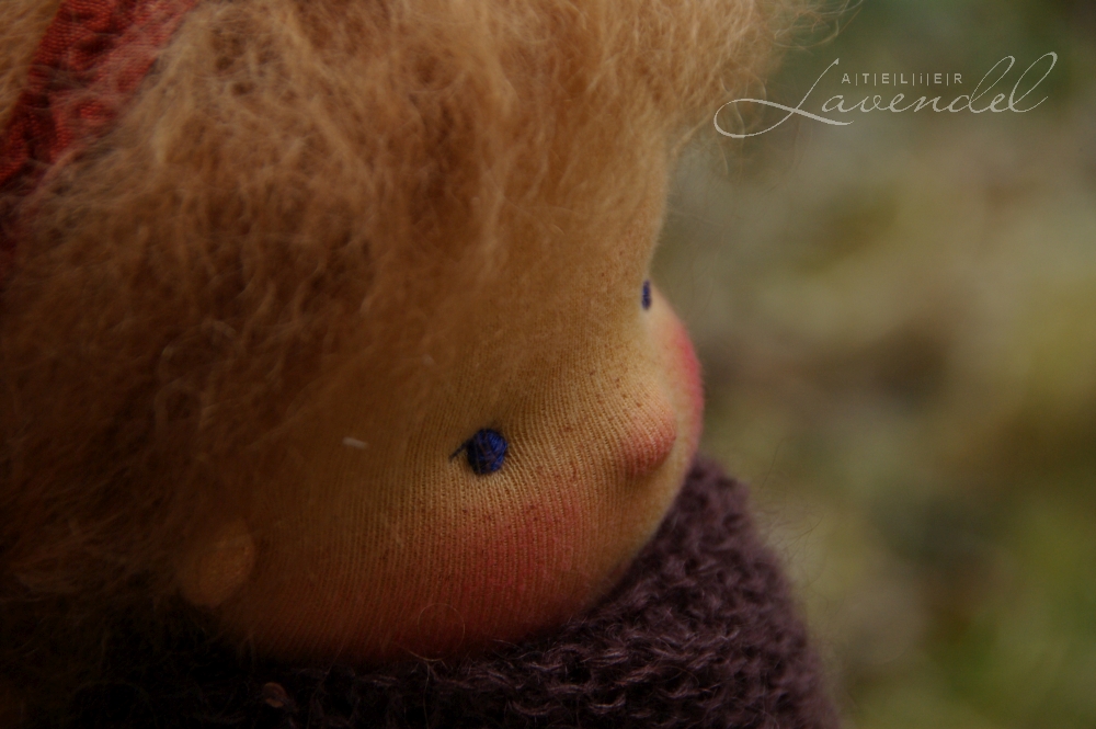 ooak natural fibres waldorf dolls: meet Heidi, all natural OOAK natural fibres doll by Atelier Lavendel. Handmade in Germany.