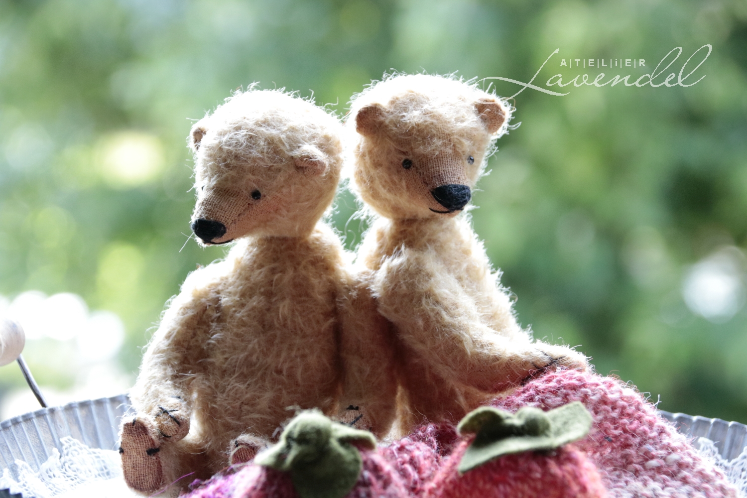 Meet Mathilda! RTG ooak artist bears by Atelier lavendel. Best quality natural materials, original designs. Hanmade in Germany.