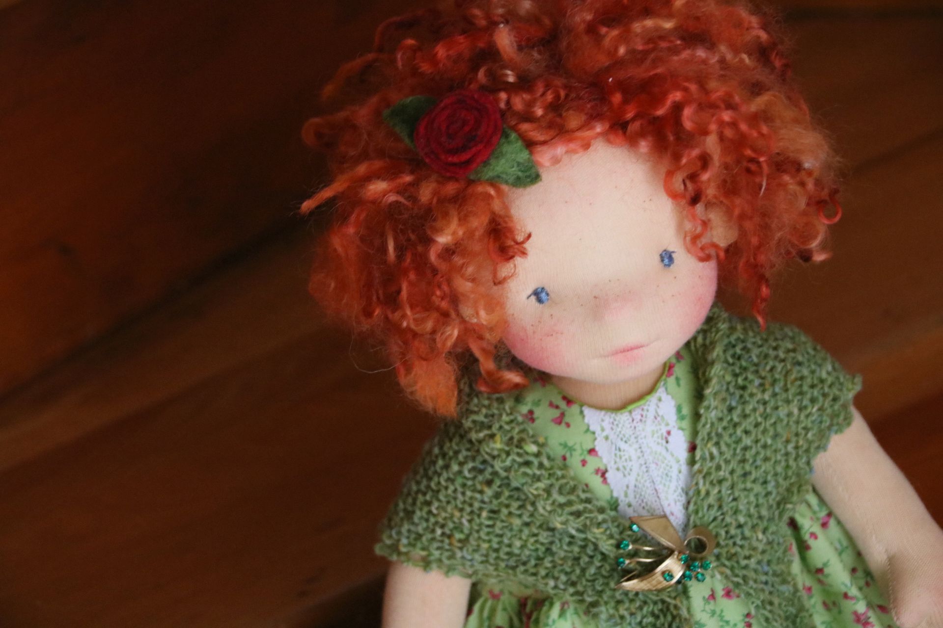 Aine is an OOAK natural fibers art doll, standing 16 inches (40cm) , designed and hanmade by Atelier Lavendel with lots of love and attention to details.