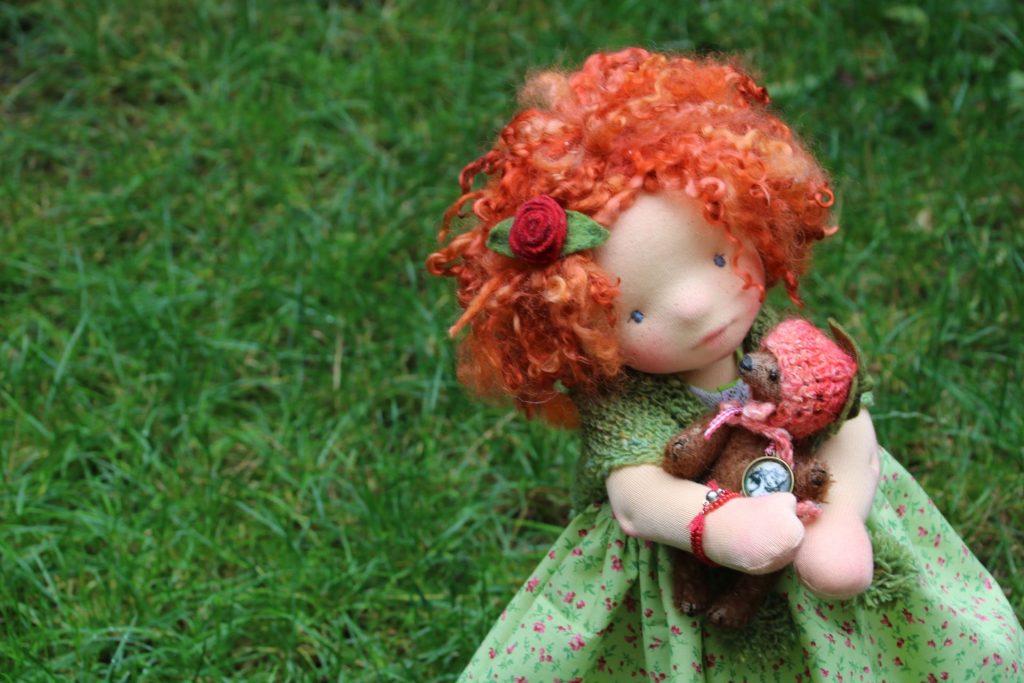 Aine is an OOAK natural fibers art doll, standing 16 inches (40cm) , designed and hanmade by Atelier Lavendel with lots of love and attention to details.