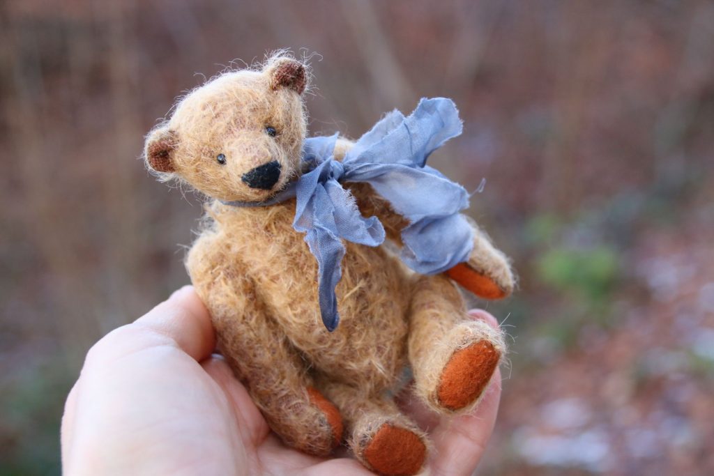 Benedikt ist Atelier Lavendel antique style mohair teddy bear. Made with German antique mohair, filled with sawdust and pure wood wool. He is standing 6 in.